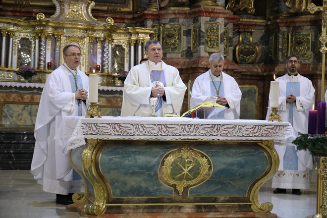 Mons. Tomo Vukšić predslavio misu u varaždinskoj katedrali na svetkovinu Bezgrešnog začeća Marijina